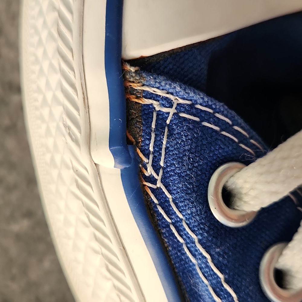 Blue low-top converse - Picture 9 of 13